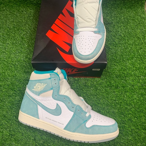 2019 Air Jordan 1 Retro High OG “Turbo Green” - Picture 9 of 16